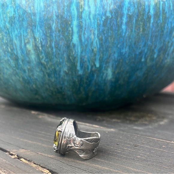 🎉🎉🎉Pristine Silpada Retired Olivine Swarovski Crystal Ring Size 5 - Picture 6 of 11